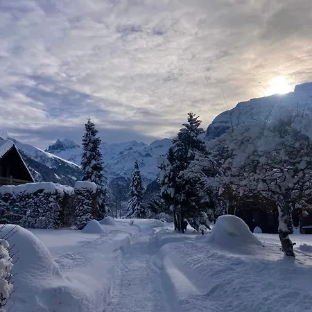Chalet Cosy 87 In With Spectacular Mountain And Views *