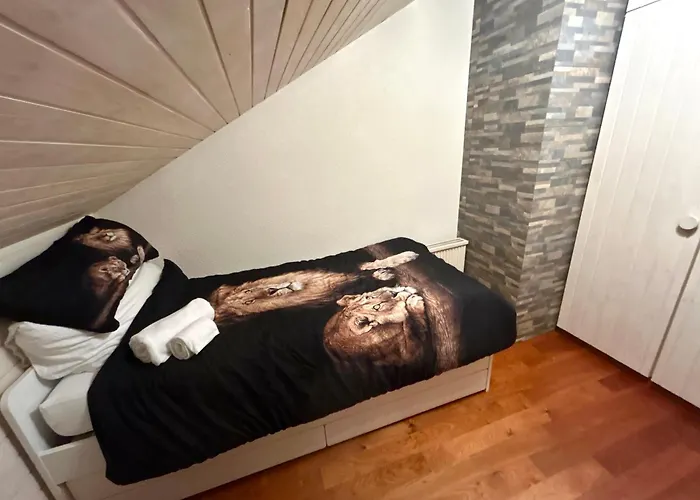 Cosy 87 In With Spectacular Mountain And Views Chalet